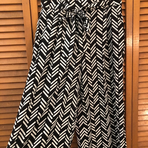 Printed Cropped Pants - Picture 2 of 2